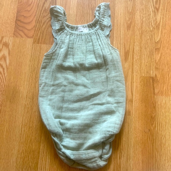 Jamie kay ruffle onsie - Picture 1 of 2